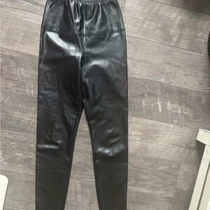 *Aritzia*
Wilfred Free Faux Leather Pants